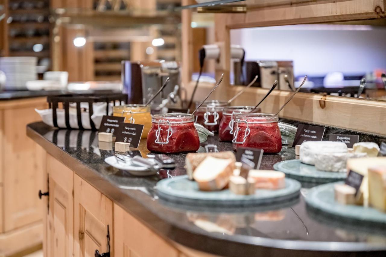Relais & Chateaux Chasa Montana 萨姆瑙恩 外观 照片